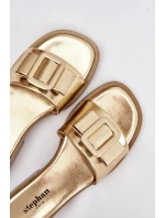 Dámské nazouváky na ploché podrážce s zlatým přezkou model 21900550 - Boto