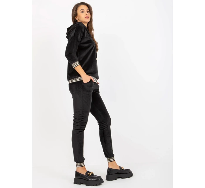 Souprava RV KMPL 8286.40 černá Souprava RV KMPL 8286.40 černá