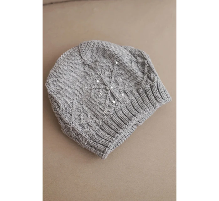 Dámská zimní čepice s vlnou a ozdobným pletením s perličkami K470 světlá šedá Dámská zimní čepice s vlnou a ozdobným pletením s perličkami K470 světlá šedá