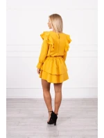 Šaty s vertikálními volány hořčicové barvy