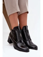 Kožené lakované kotníkové boty na klocku s ozdobným detailem zateplené Zazoo 60560 Černé