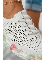 Kožené otevřené dámské polobotky bílé model 22069504 - Boto Kožené otevřené dámské polobotky bílé model 22069504 - Boto