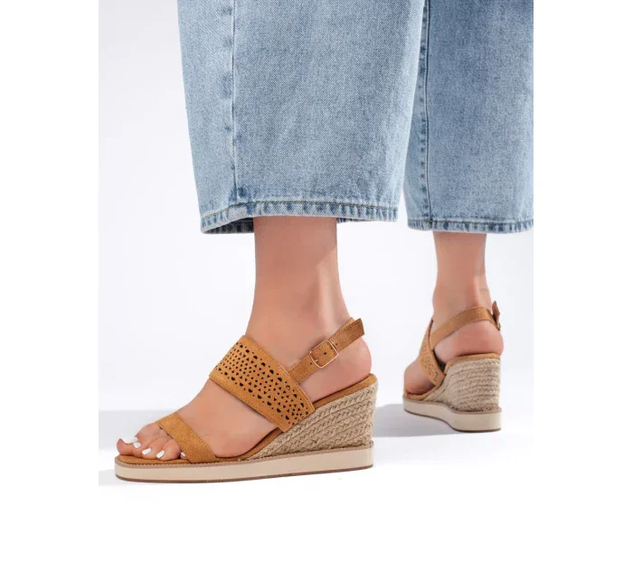 Moderní sandály dámské hnědé na klínku Moderní sandály dámské hnědé na klínku