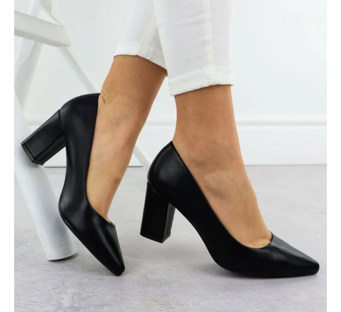 Dámské černé lodičky Sergio Leone s jehlovým podpatkem PB414