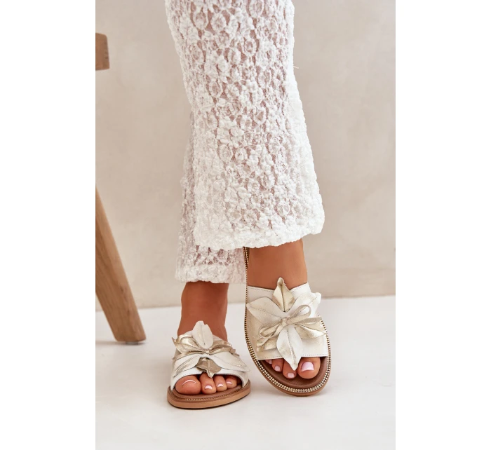 Pantofle S Dekorací Přírodní Kůže Zazoo 3667 Zlatý Opraný Pantofle S Dekorací Přírodní Kůže Zazoo 3667 Zlatý Opraný