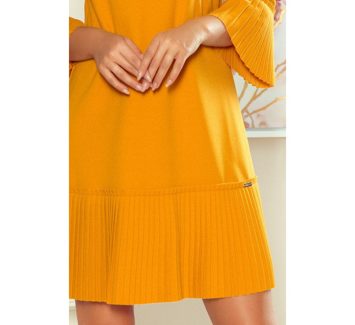 Pohodlné plisované dámské šaty v hořčicové barvě model 7771171 - numoco