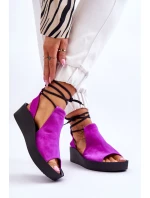 Semišové sandály na klínku Nicole model 21617551 Fuchsie - Zazoo