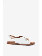 Dámské Sandály Na Plochém Podpatku Se Zlatou Dekorací Bílé Amelira Dámské Sandály Na Plochém Podpatku Se Zlatou Dekorací Bílé Amelira