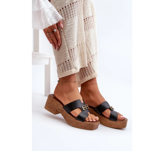 Zazoo 40412 Kožené Elegantní Dámské Žabky S Zlatým Ozdobou Černé