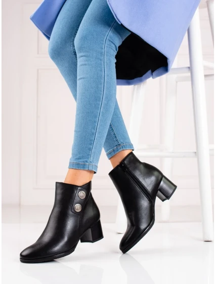 Jedinečné černé dámské  kotníčkové boty na širokém podpatku