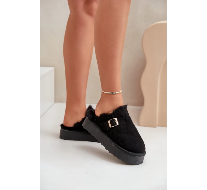 Dámské Pantofle Na Silné Podešvi S Kožíškem A Přezkou Černé model 21677923 - Boto Dámské Pantofle Na Silné Podešvi S Kožíškem A Přezkou Černé model 21677923 - Boto