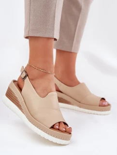 Dámské kožené sandály na klínu model 21696009 béžové - Artiker