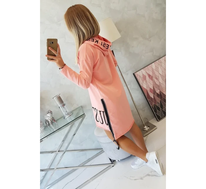 model 18746993 šaty s kapucí a potiskem - K-Fashion model 18746993 šaty s kapucí a potiskem - K-Fashion