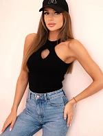 Dámská bezrukávová blůza s výstřihem a ozdobnou sponou černá