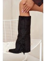 Wsuwane dámské kovbojky na sloupku s třásněmi Zalia – černé Wsuwane dámské kovbojky na sloupku s třásněmi Zalia – černé