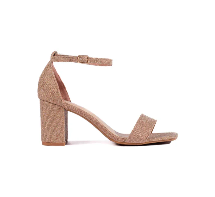 Komfortní zlaté dámské sandály na širokém podpatku Komfortní zlaté dámské sandály na širokém podpatku