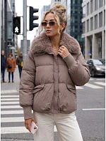 Dámská zimní prošívaná bunda s kožešinou v barvě taupe, FashionStreet TY5820 Dámská zimní prošívaná bunda s kožešinou v barvě taupe, FashionStreet TY5820