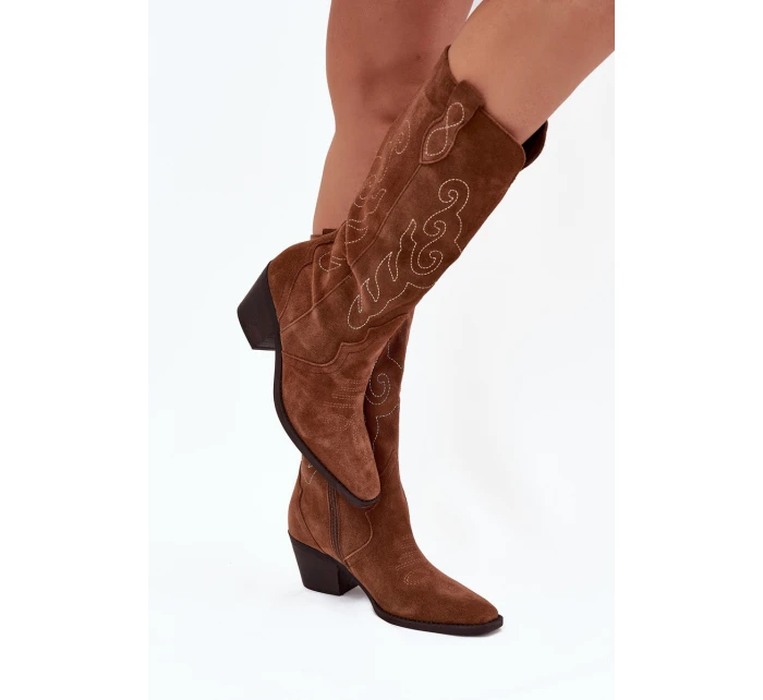 Semišové dámské kovbojky na podpatku Karira – camel Semišové dámské kovbojky na podpatku Karira – camel