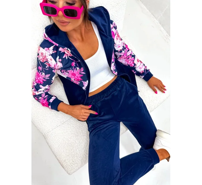 Welurowy komplet damski w róże granatowy (8210)