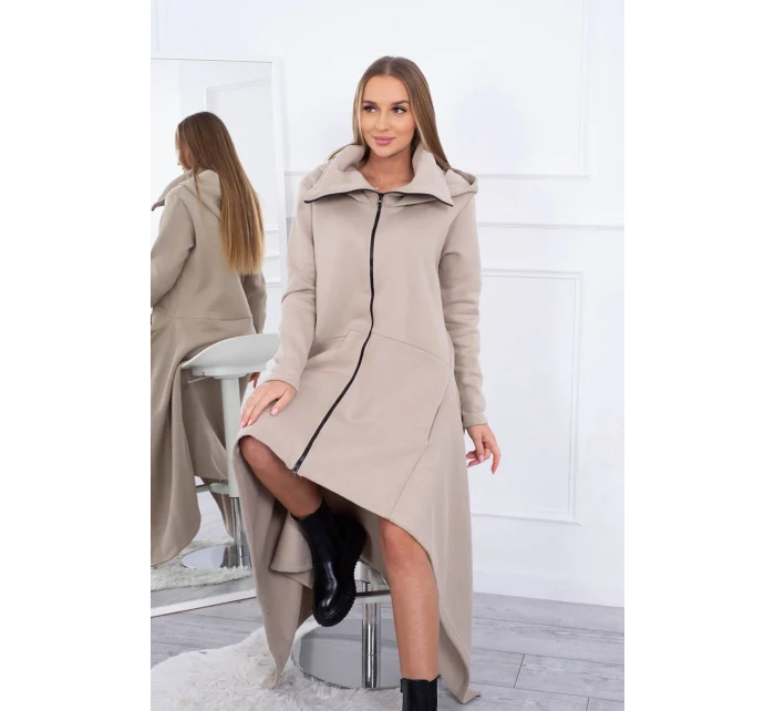 Zateplené šaty s delšími boky světle béžové Zateplené šaty s delšími boky světle béžové