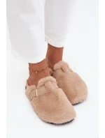 Kožešinové dámské pantofle na platformě s páskem a přezkou béžové model 21709376 - Boto