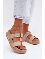Dámské platformové pantofle se pásky a zlatým detailem Béžové Tahlia
