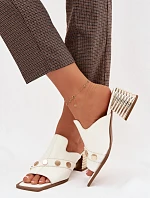 Kožené lodičky na podpatku s ozdobným páskem D&A CR61-3063 Bílé