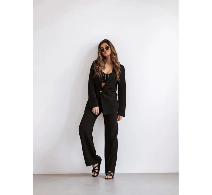 Černý dámský oblek se model 19673946 - Moon Černý dámský oblek se model 19673946 - Moon