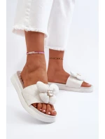 Dámské šedé sandály s ozdobou na nízké platformě Cedrella Dámské šedé sandály s ozdobou na nízké platformě Cedrella