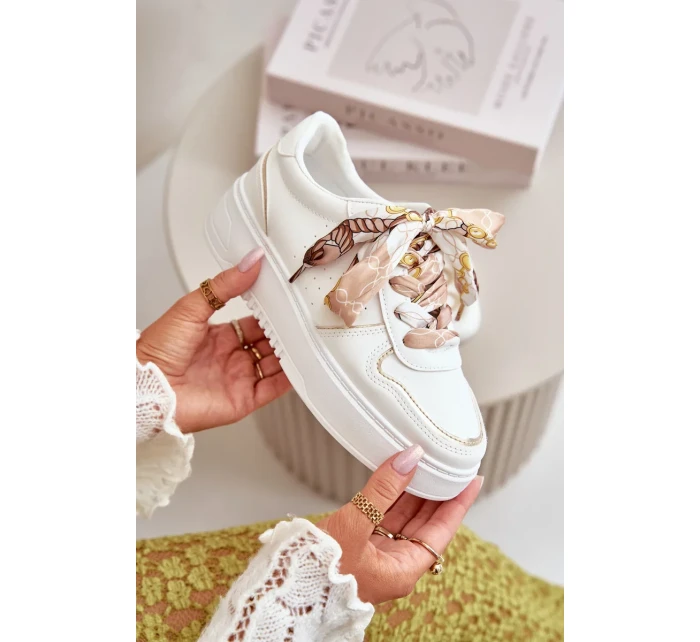 Dámské tenisky na platformě s ozdobným šněrováním bílé Mistra Dámské tenisky na platformě s ozdobným šněrováním bílé Mistra