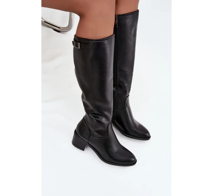 Dámské zimní kozačky s podpatkem a přezkou model 21712590 Černé - VINCEZA