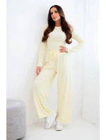 Dámská viskózová souprava s blůzkou a širokými kalhotami žlutý