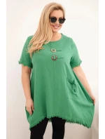 Dámské bavlněné šaty Plus Size s prodlouženým zadním dílem a kapsou zelená