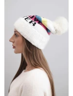 Dámská zimní čepice s vlnou a nápisem s velkým bambulí K422 bílá Dámská zimní čepice s vlnou a nápisem s velkým bambulí K422 bílá