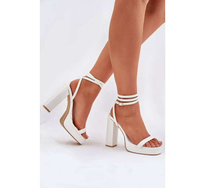 Dámské Sandály Na Podpatku S Páskem Bílé Fevenne Dámské Sandály Na Podpatku S Páskem Bílé Fevenne