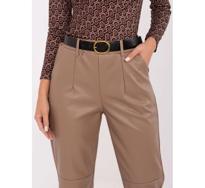 Spodnie IT SP model 21441236 ciemny bezowy - FPrice Spodnie IT SP model 21441236 ciemny bezowy - FPrice