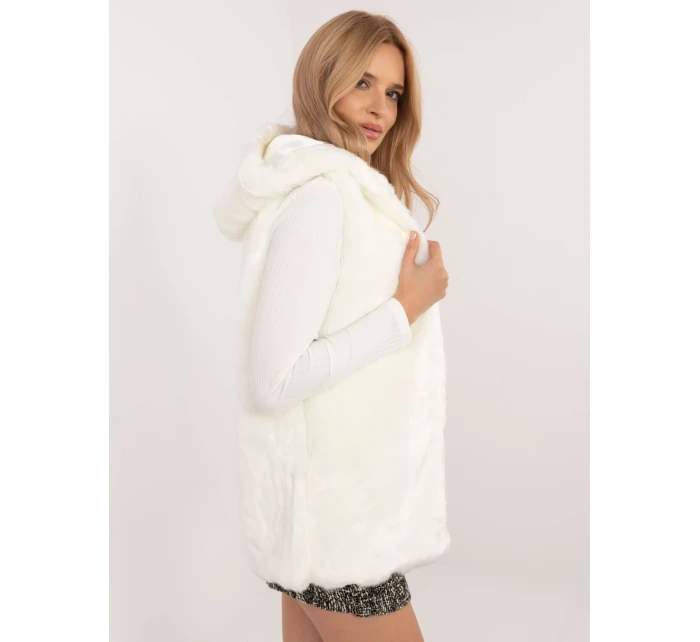 Kamizelka AT KZ model 20608922 ecru - FPrice Kamizelka AT KZ model 20608922 ecru - FPrice