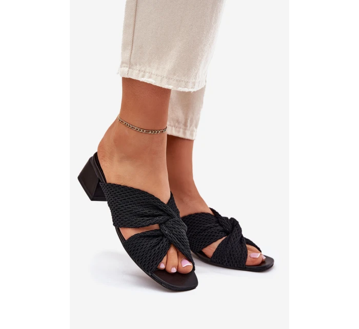 Dámské sandály na klínku model 21699753 černé - Maciejka Dámské sandály na klínku model 21699753 černé - Maciejka