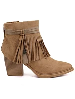 Dámské kovbojské kotníkové boty s třásněmi, zateplené, barva camel, M. Daszyński Dámské kovbojské kotníkové boty s třásněmi, zateplené, barva camel, M. Daszyński