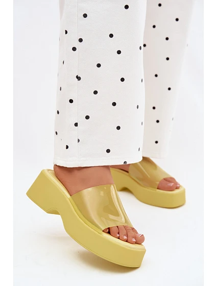 Dámské sandály s páskem Žluté model 22107247 - Boto Dámské sandály s páskem Žluté model 22107247 - Boto