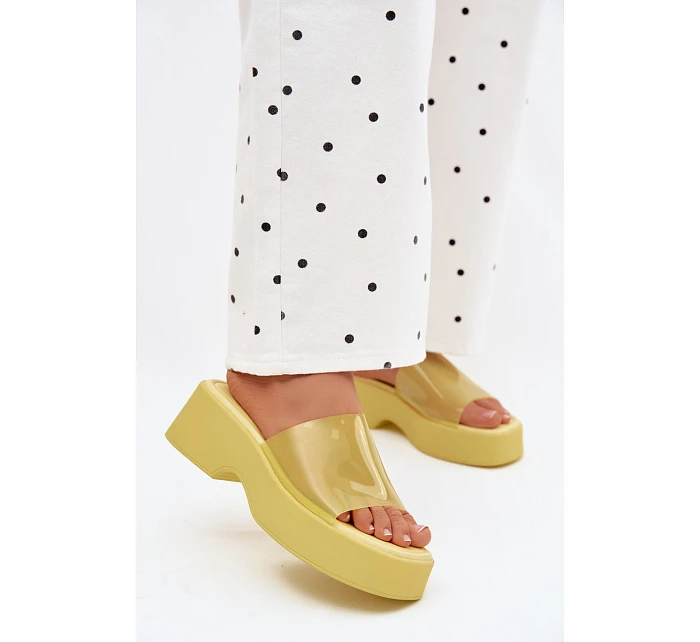 Dámské sandály s páskem Žluté model 22107247 - Boto Dámské sandály s páskem Žluté model 22107247 - Boto