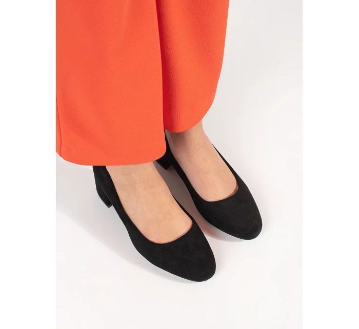 Pohodlné černé  lodičky dámské na širokém podpatku