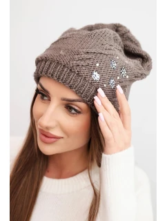 Dámská zimní čepice z vlny s ozdobnými aplikacemi K468 mocca