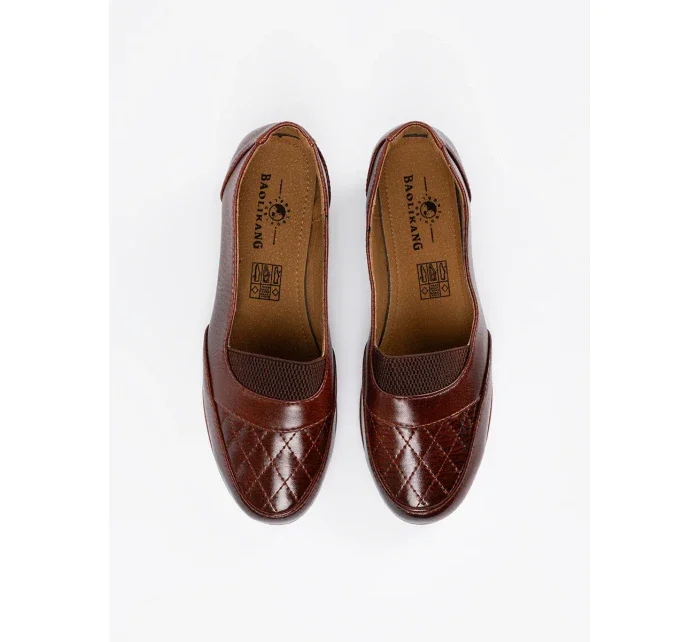 Klasické hnědé  polobotky dámské na klínku