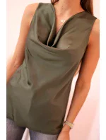 Dámská saténová halenka s vodním výstřihem – elegantní střih khaki Dámská saténová halenka s vodním výstřihem – elegantní střih khaki