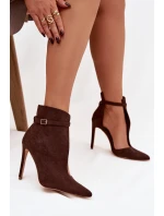 Dámské kotníkové boty na jehlovém podpatku z eko semiše hnědé Amalundi Dámské kotníkové boty na jehlovém podpatku z eko semiše hnědé Amalundi