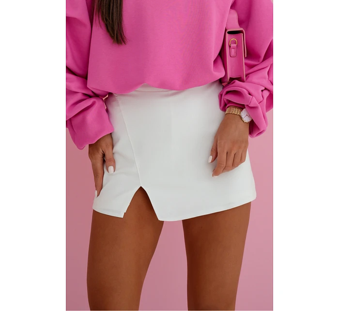 Kraťasy s sukňovou dolní částí model 225753 LaBalancia