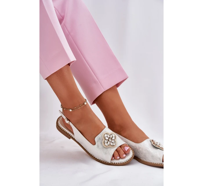 Dámské Sandály Na Ploché Podpatky S Dekorativním  Stříbrné model 21696681 - S.Barski