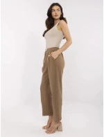 Kalhoty DHJ SP model 21034899 světle hnědé - FPrice Kalhoty DHJ SP model 21034899 světle hnědé - FPrice