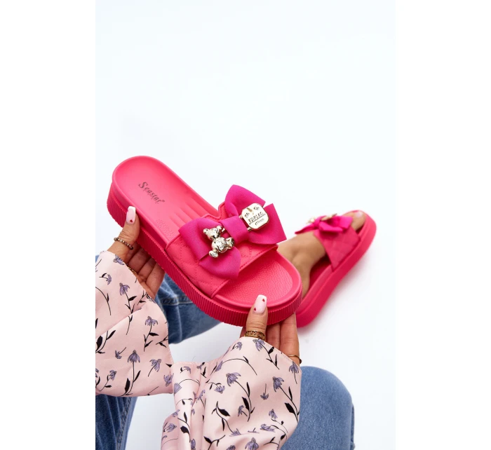 Dámské žabky s mašlí a ozdobným medvídkem model 21648631 - Boto